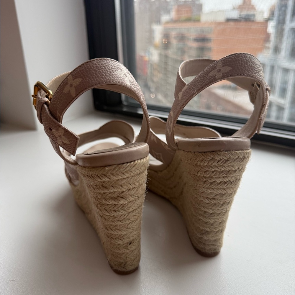 Louis Vuitton Elegant Beige Designer Wedge Sandals - Picture 3 of 5